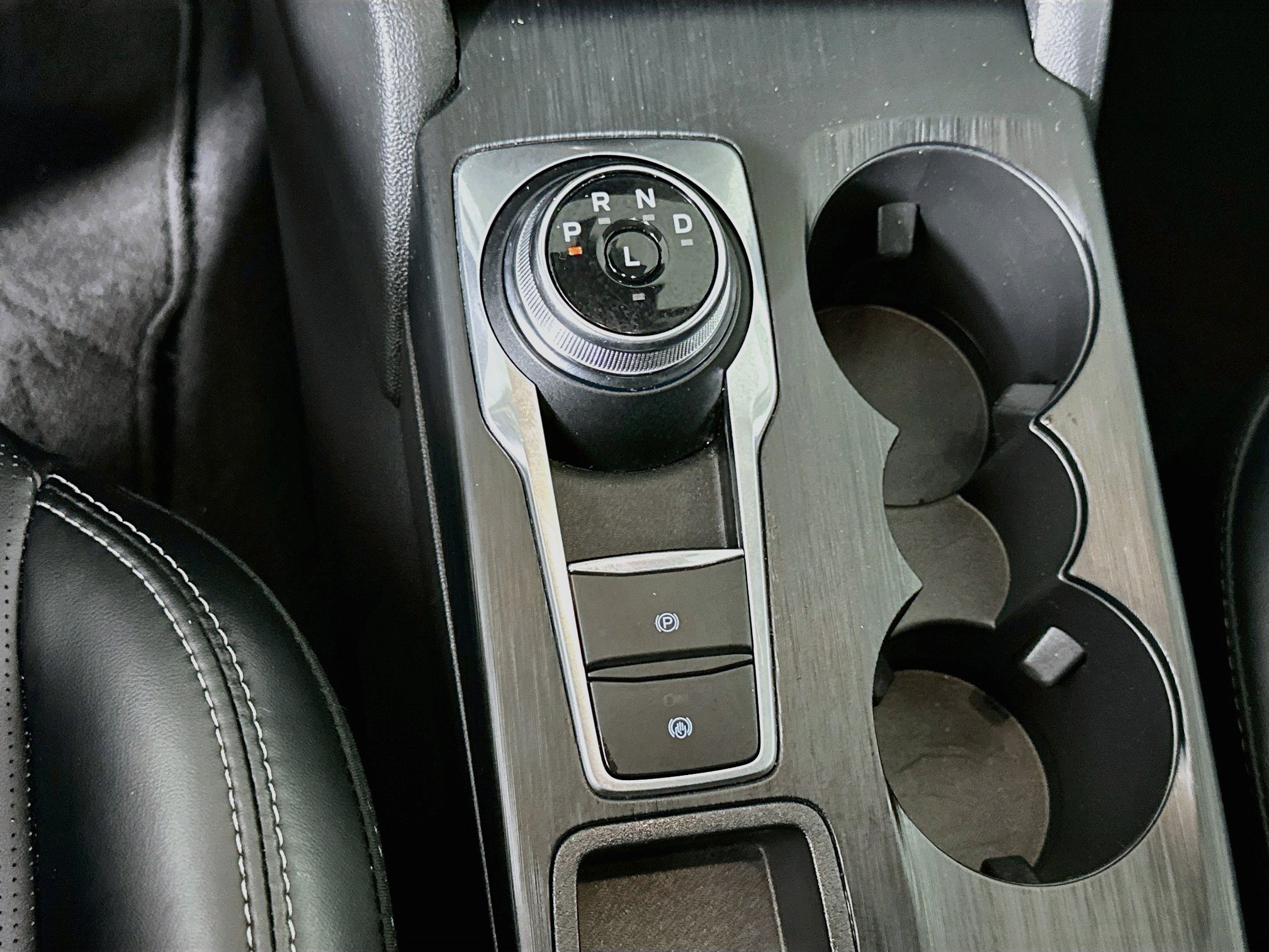 Used 2025 Ford Escape Platinum AWD/4WD image 25