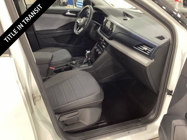 Used 2024 Volkswagen Taos SE w/ Panoramic Sunroof Package AWD/4WD image 11