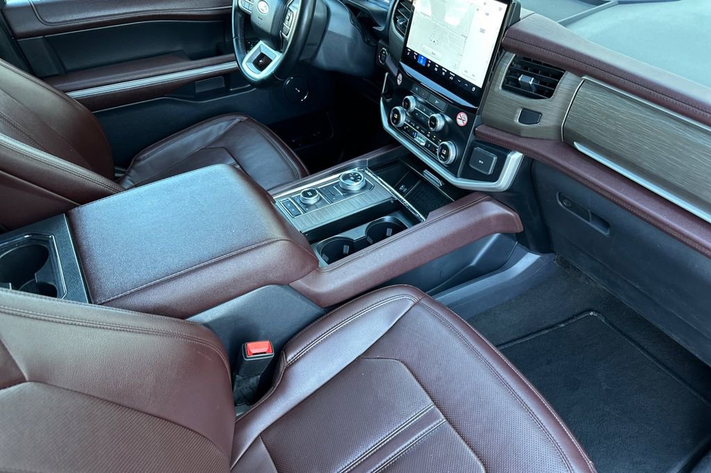 Used 2024 Ford Expedition Max Limited AWD/4WD image 17