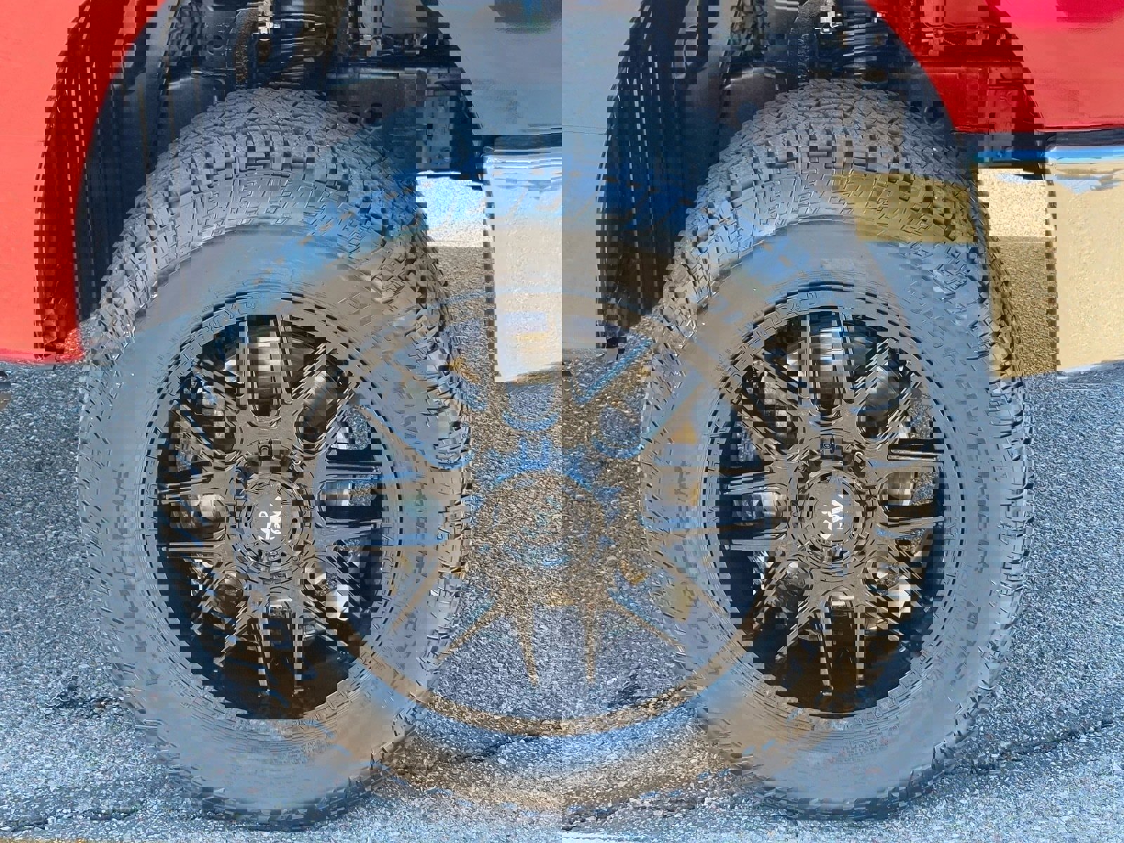 Used 2018 Nissan Titan SV w/ SV Convenience Package image 8