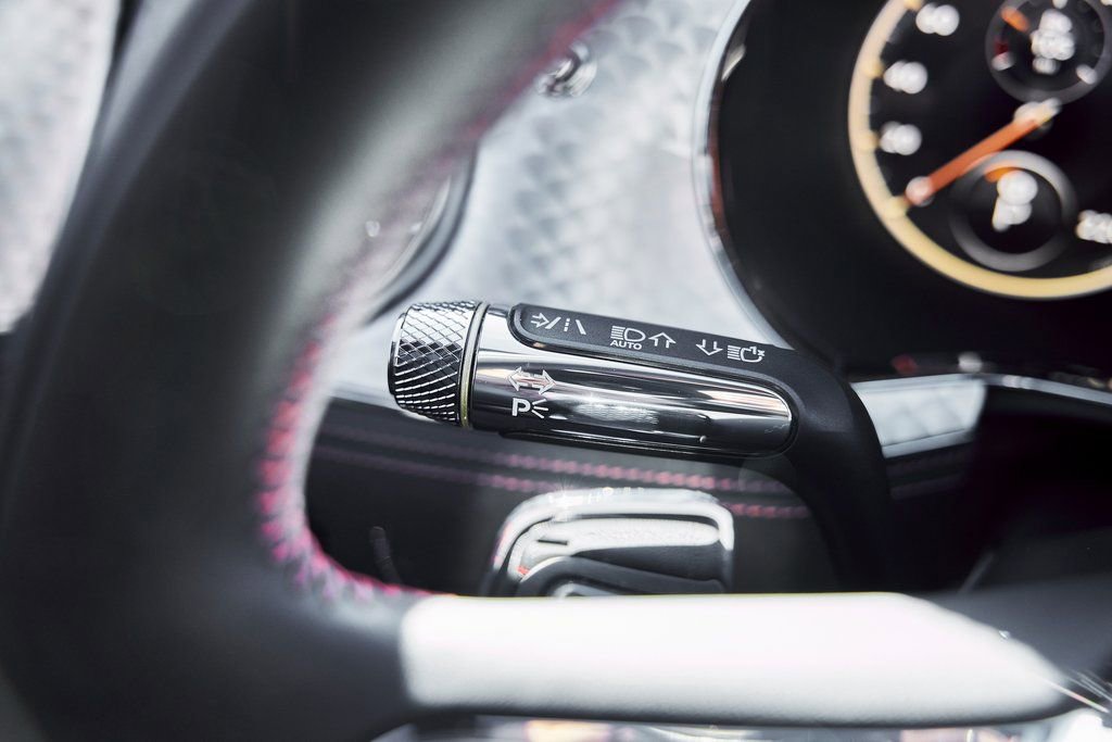 Used 2023 Bentley Flying Spur V8 image 61