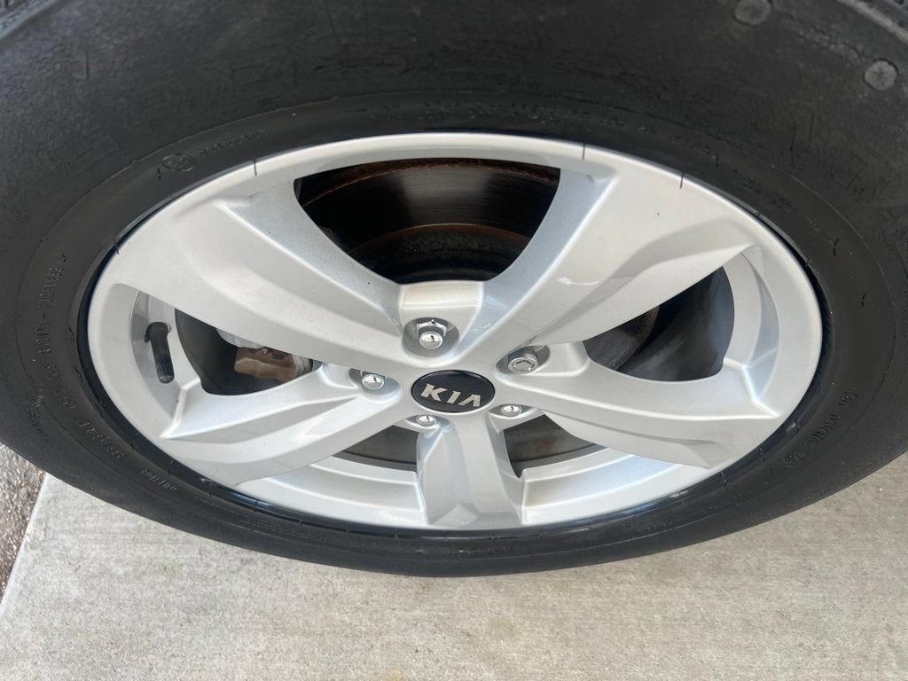 Certified 2021 Kia Sorento LX AWD/4WD image 38