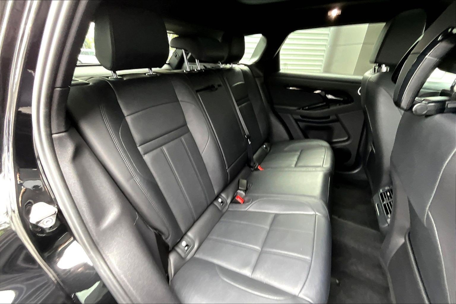 Used 2024 Land Rover Range Rover Evoque Dynamic SE image 27