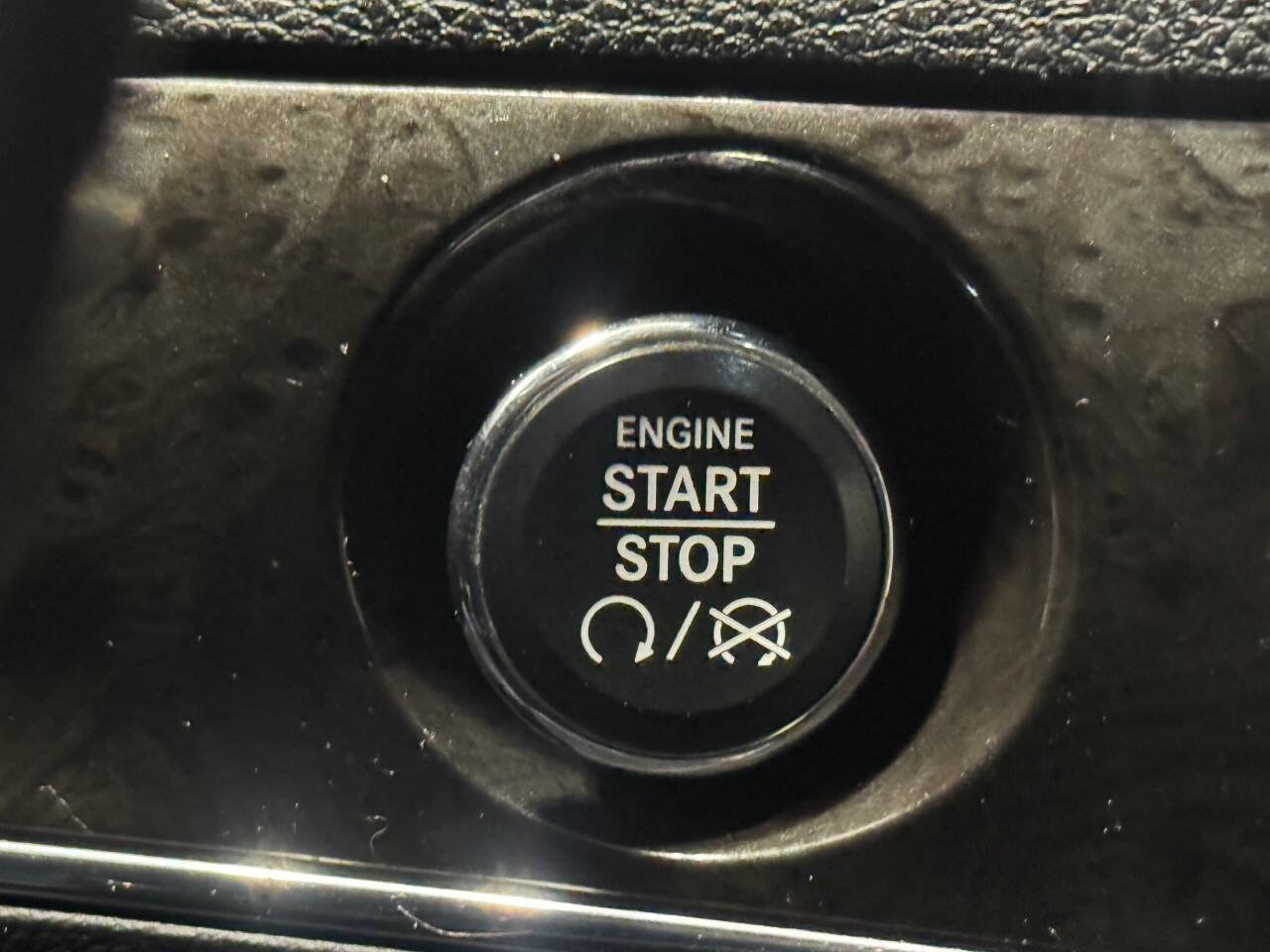 Used 2015 Chrysler Town & Country Touring-L w/ Driver Convenience Group image 34