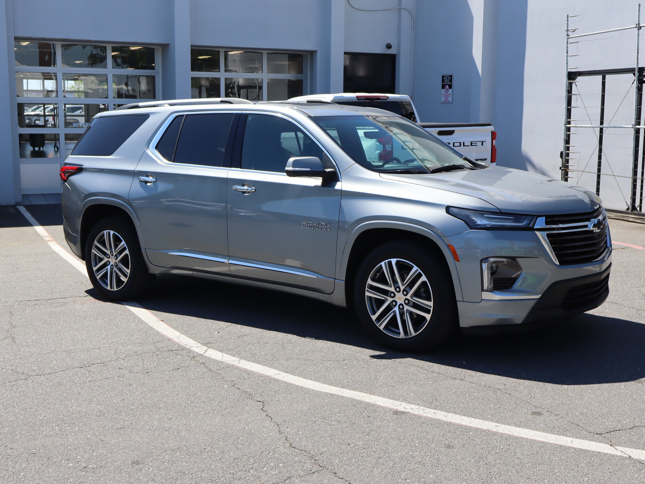 Certified 2023 Chevrolet Traverse High Country AWD/4WD image 2