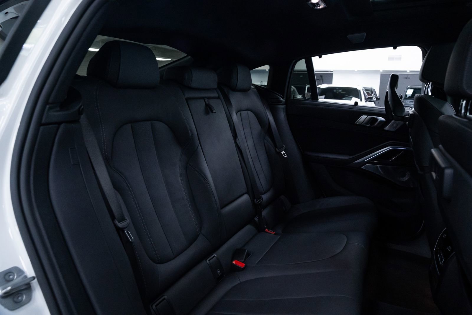 Used 2022 BMW X6 xDrive40i AWD/4WD image 24