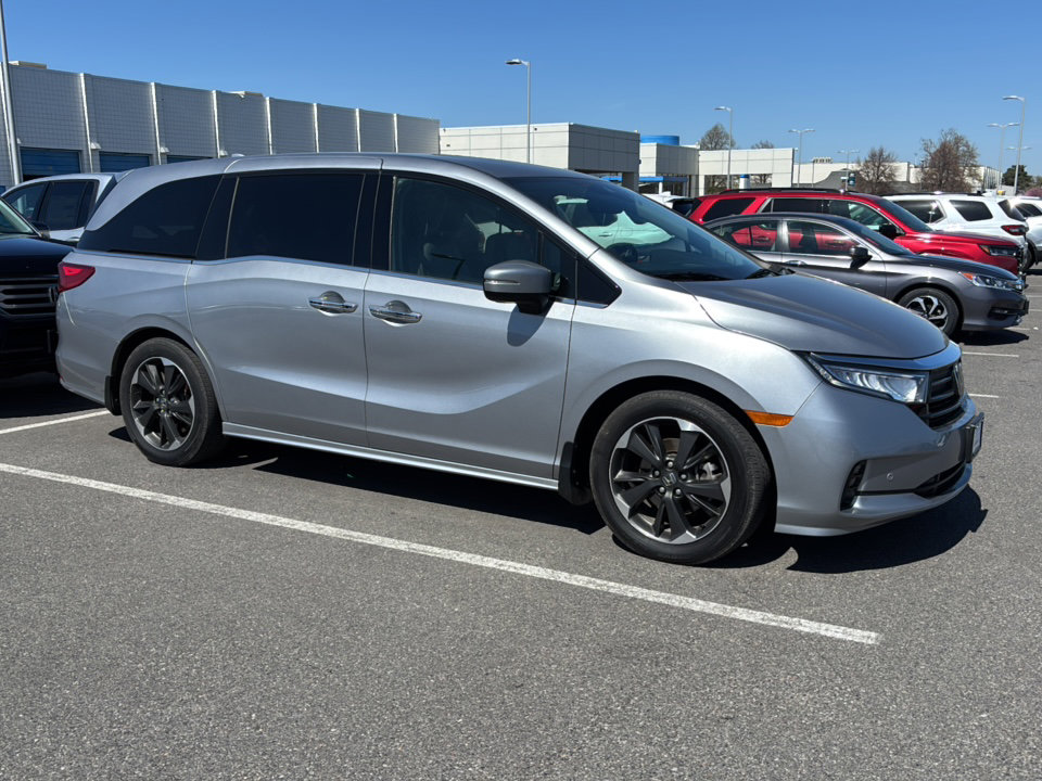 Used 2023 Honda Odyssey Elite image 3