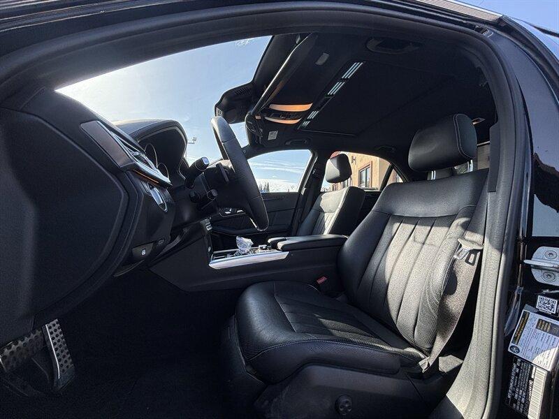 Used 2016 Mercedes-Benz E 400 Sedan image 12