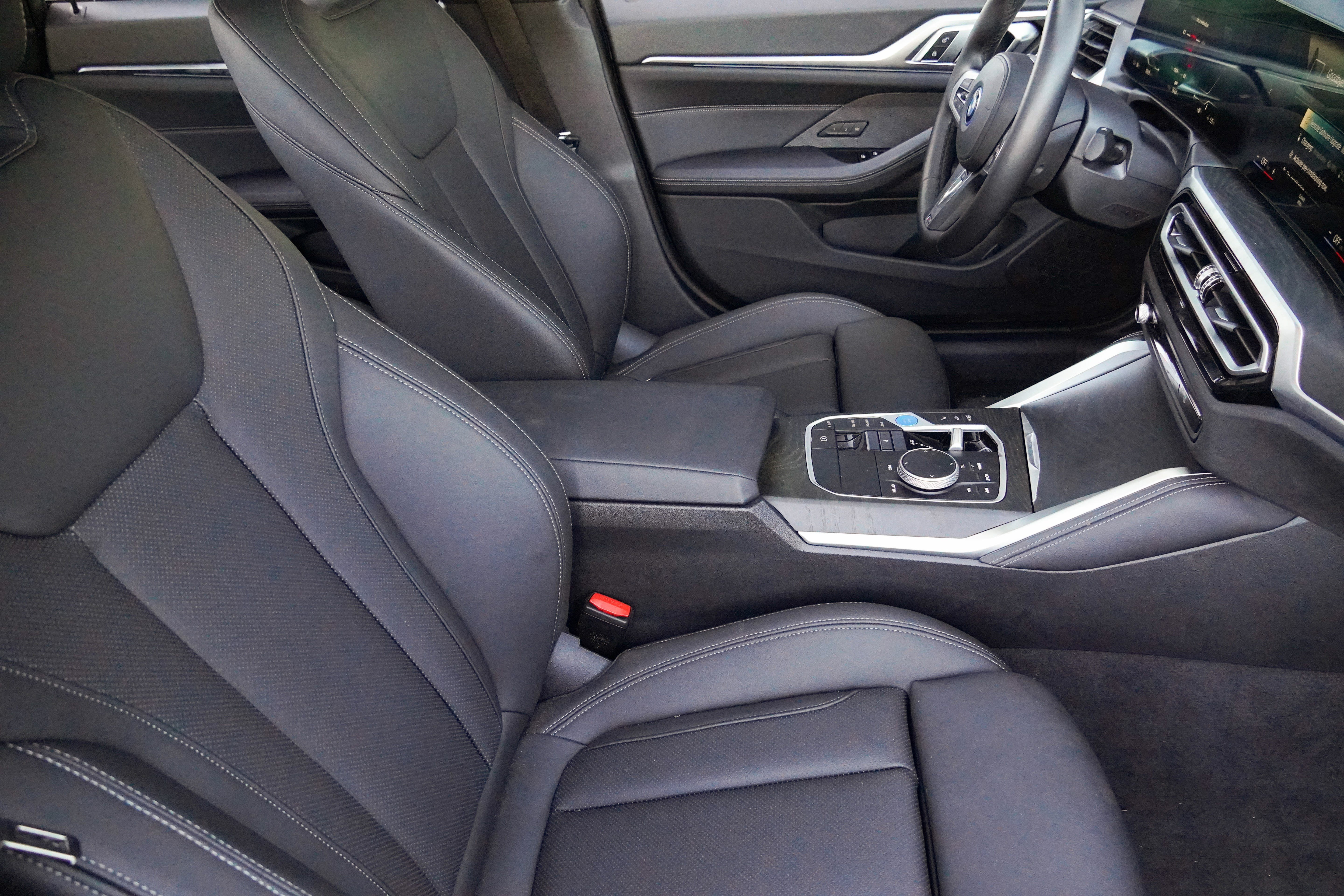 Certified 2023 BMW i4 eDrive40 w/ M Sport Package RWD image 13