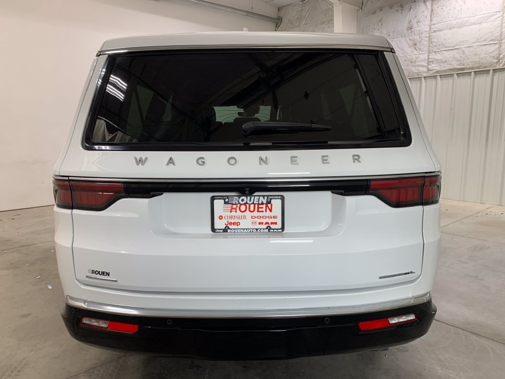Used 2023 Jeep Wagoneer L Series II AWD/4WD image 29