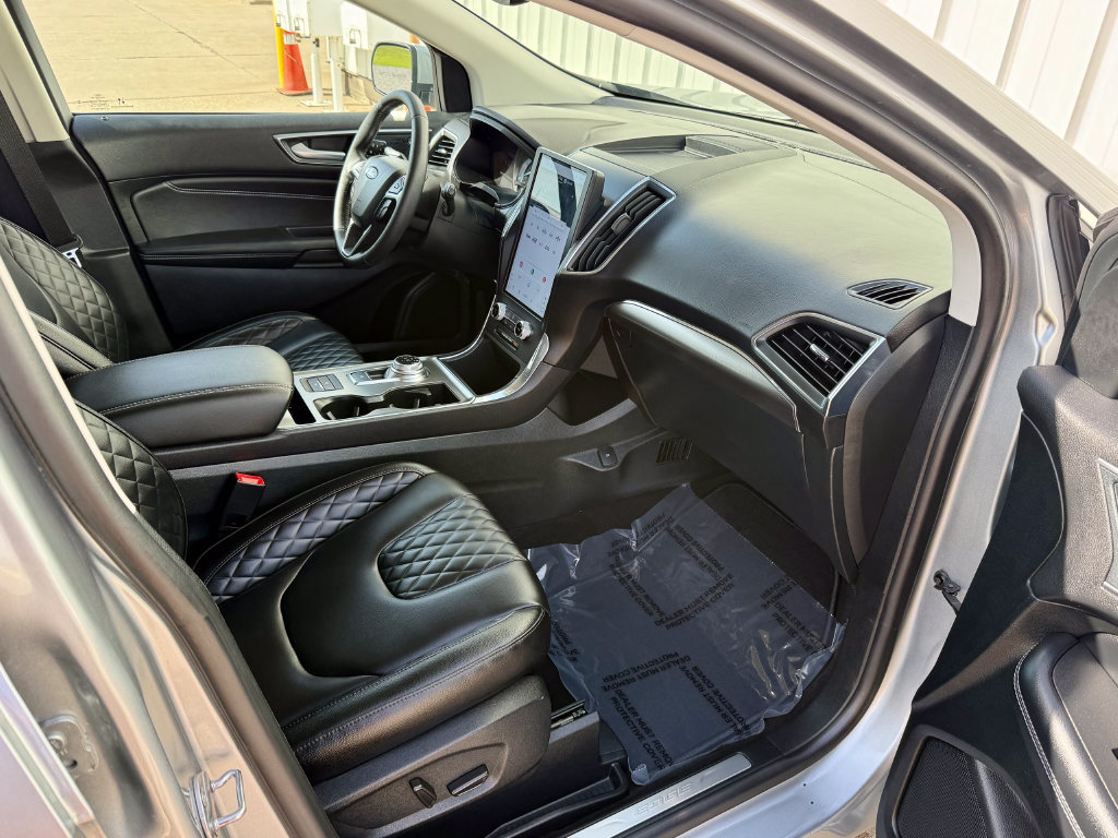Used 2024 Ford Edge Titanium AWD/4WD image 21