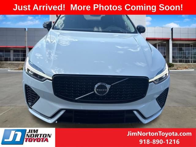 Used 2024 Volvo XC60 B5 Ultimate AWD/4WD image 3
