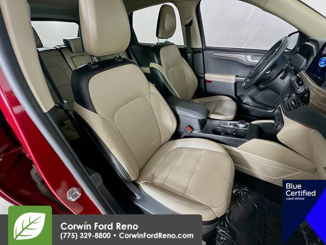 Certified 2020 Ford Escape Titanium AWD/4WD image 32