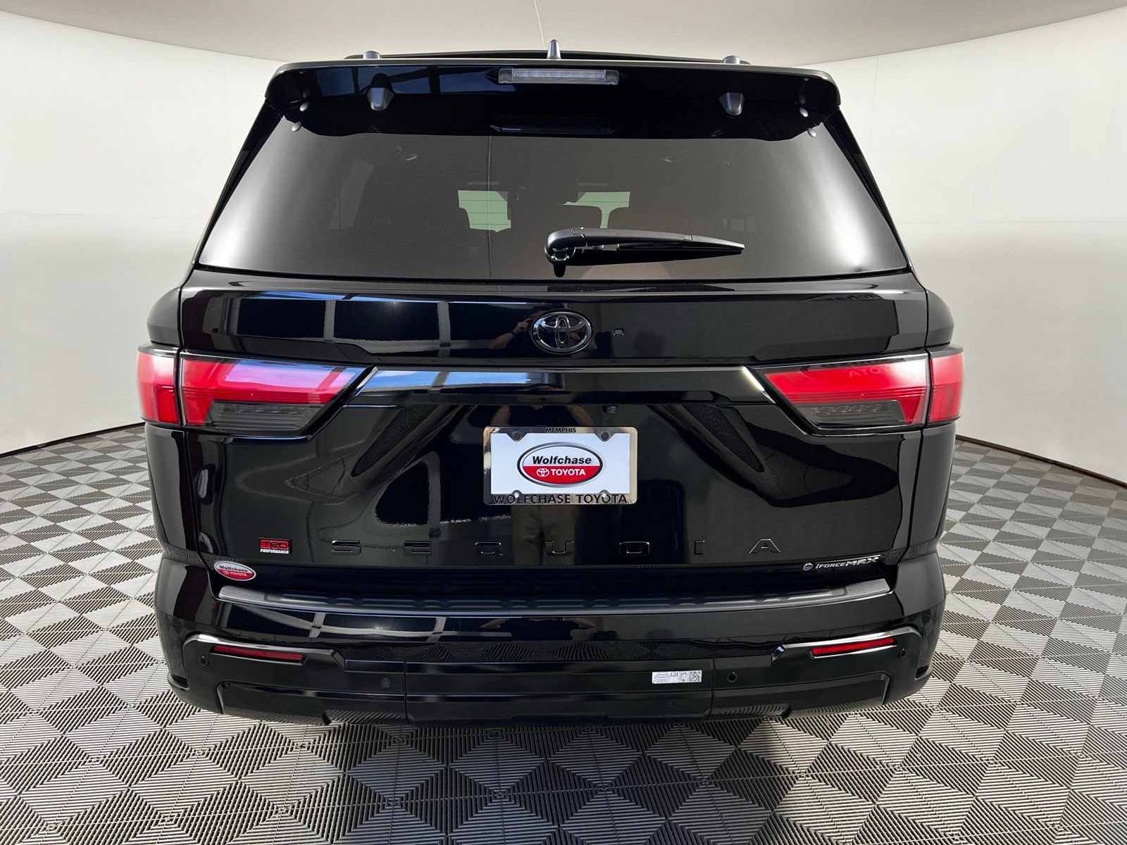 New 2026 Toyota Sequoia Platinum AWD/4WD image 6