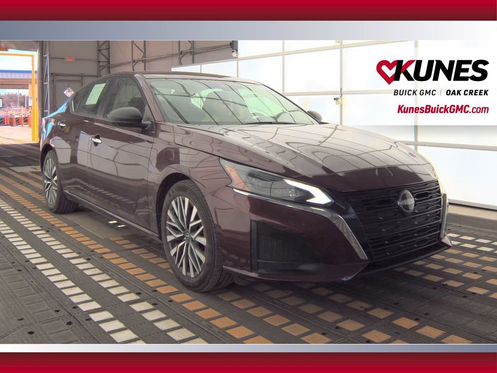 Used 2024 Nissan Altima 2.5 SV image 22