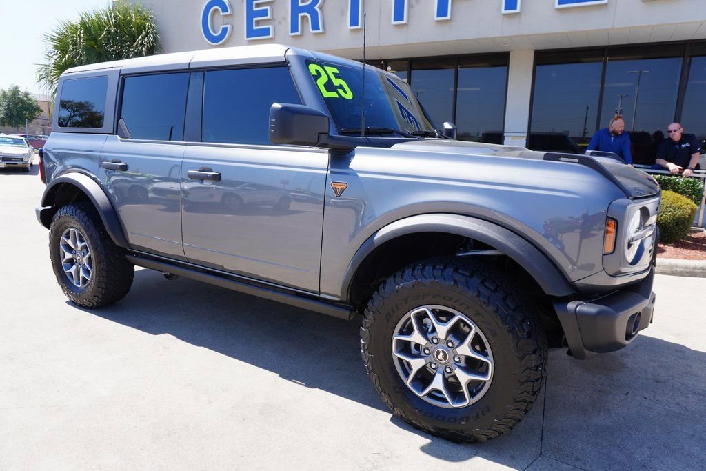 Certified 2025 Ford Bronco Badlands AWD/4WD image 1