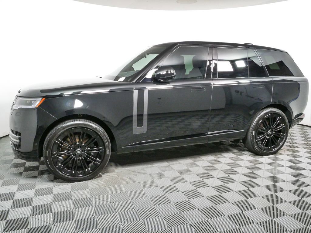 Used 2025 Land Rover Range Rover SE AWD/4WD image 2