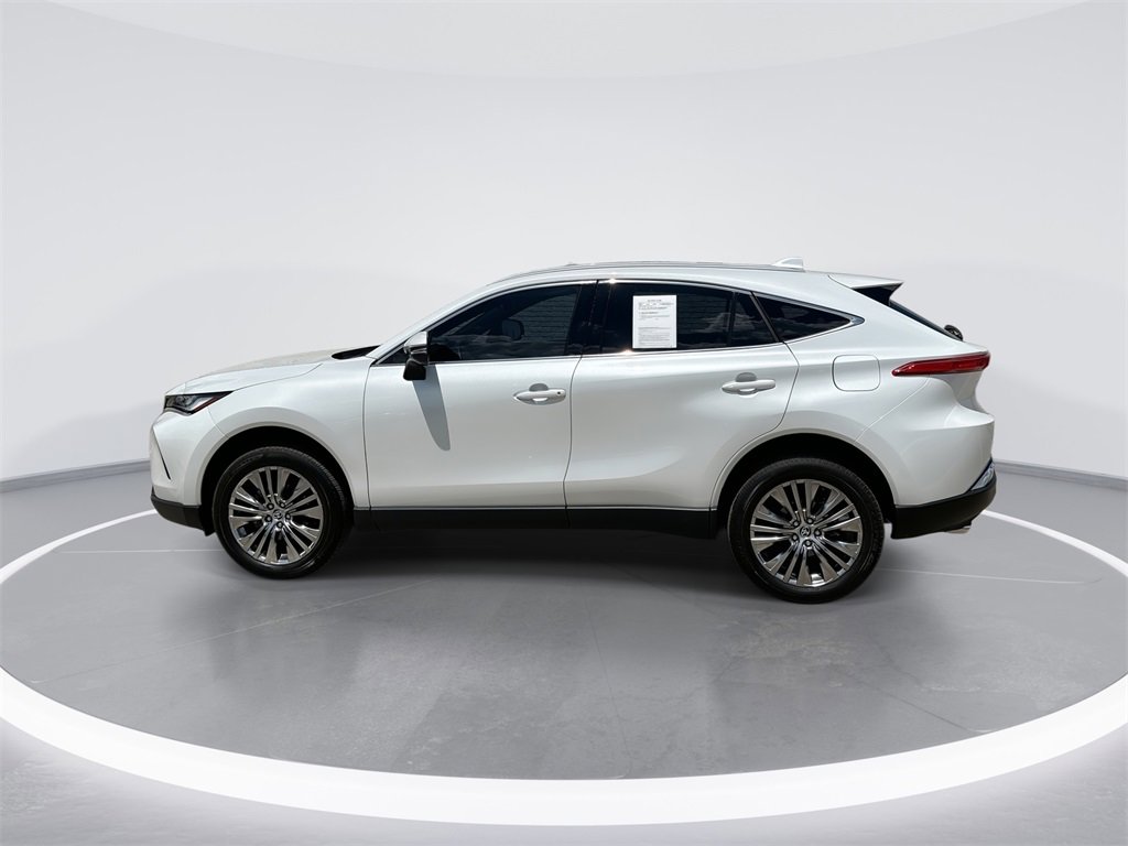 Used 2024 Toyota Venza XLE image 5
