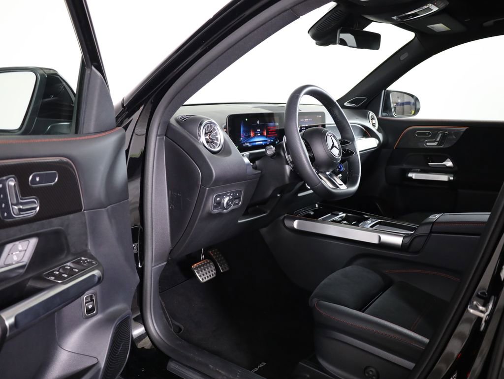 Certified 2025 Mercedes-Benz GLB 35 AMG 4MATIC image 36