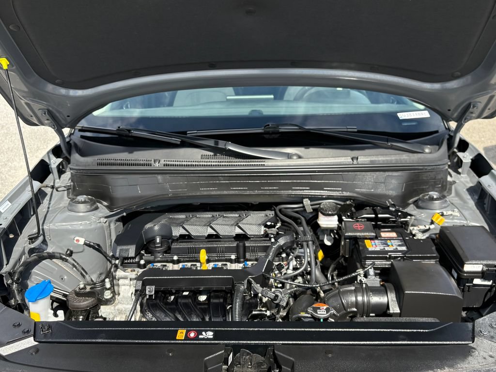 Used 2025 Hyundai Venue SEL FWD image 13