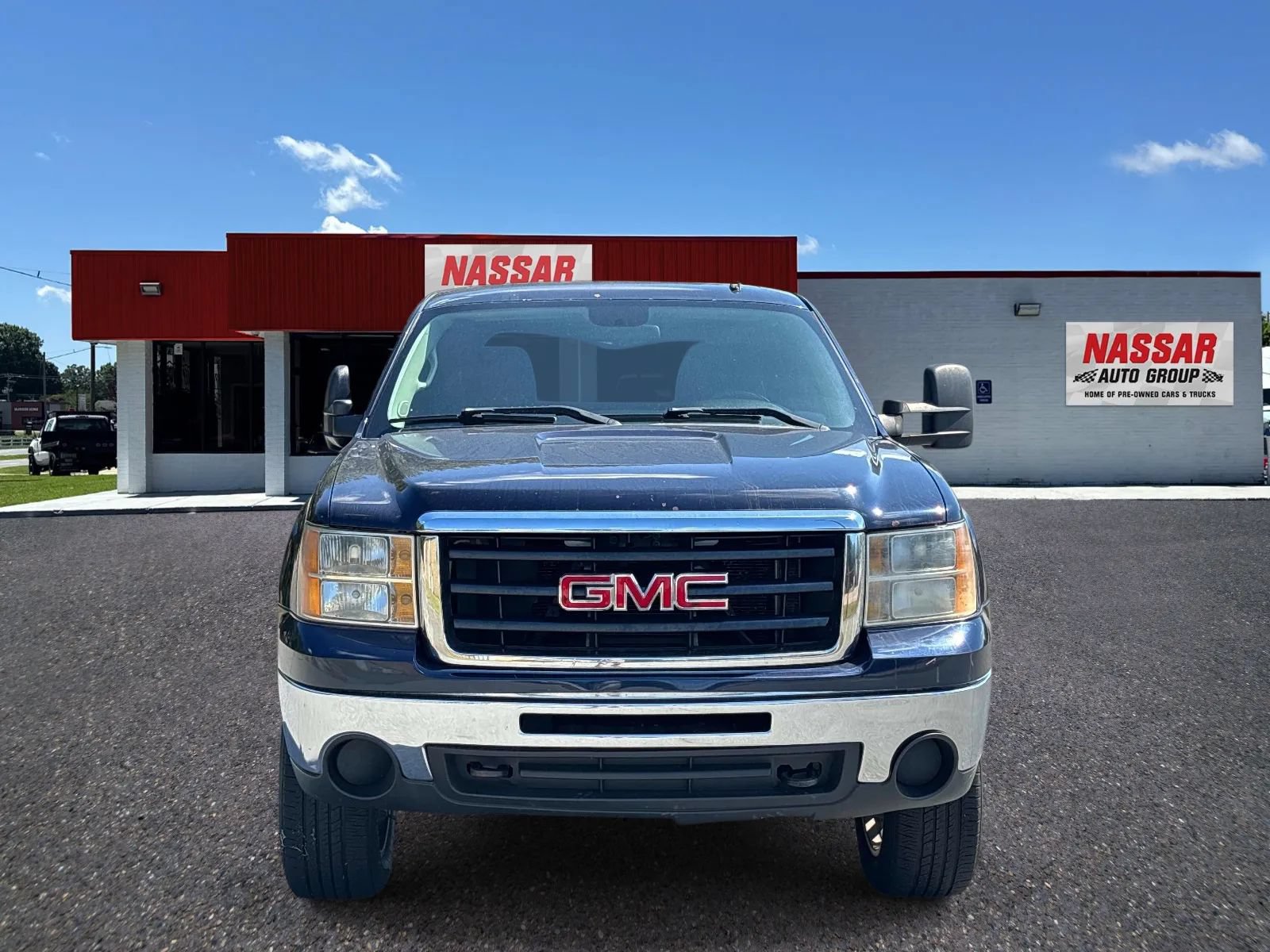 Used 2011 GMC Sierra 1500 SLE AWD/4WD image 2