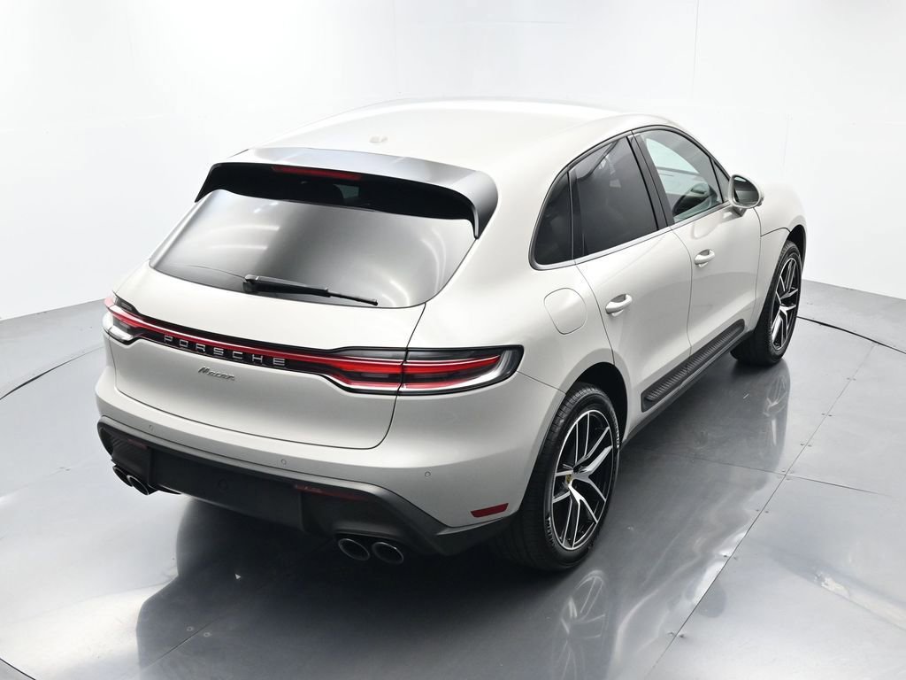 Certified 2025 Porsche Macan AWD/4WD image 37