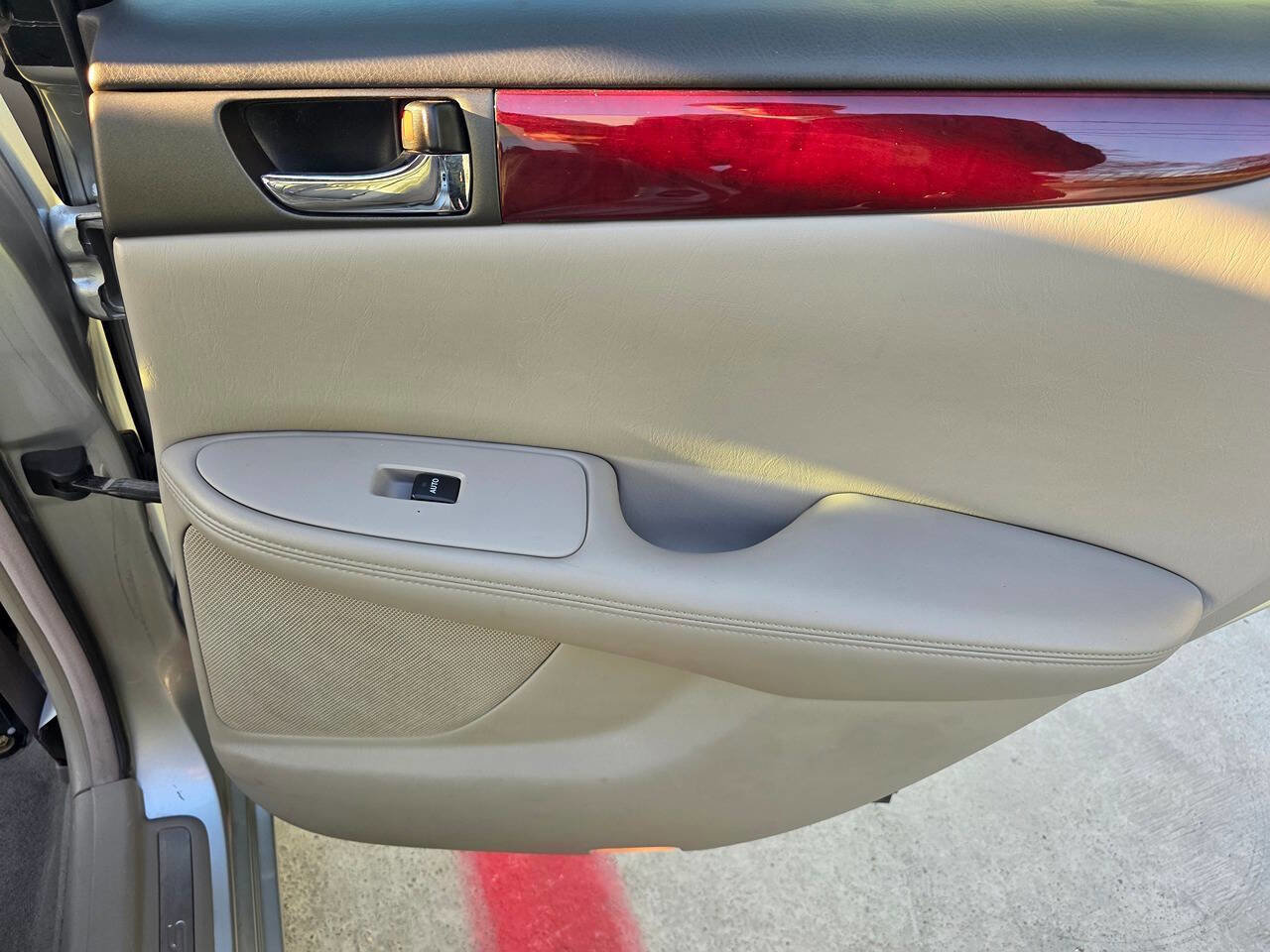 Used 2004 Lexus ES 330 image 31