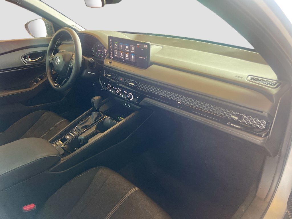 Used 2025 Honda Accord Sport image 29