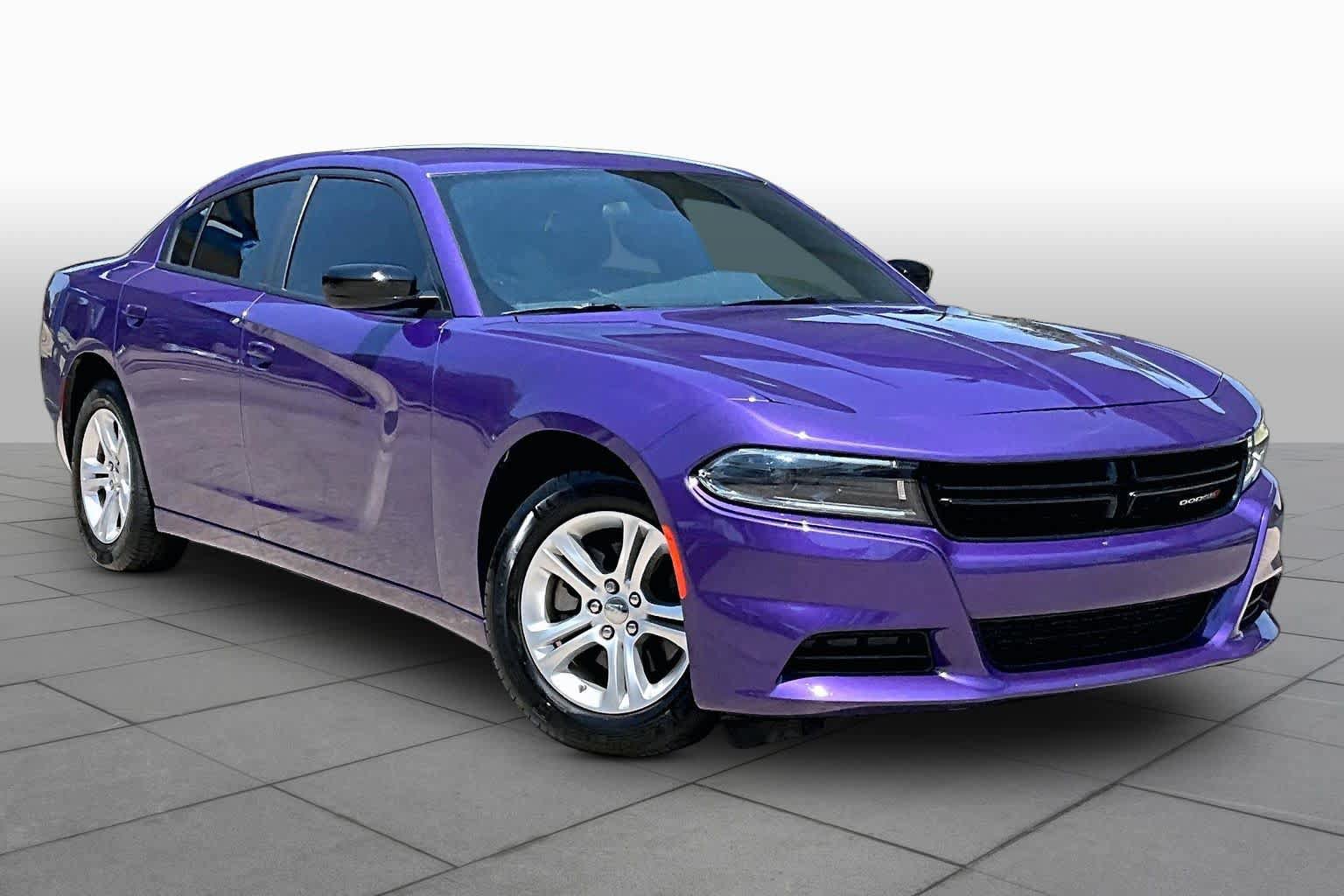Used 2023 Dodge Charger SXT RWD image 3