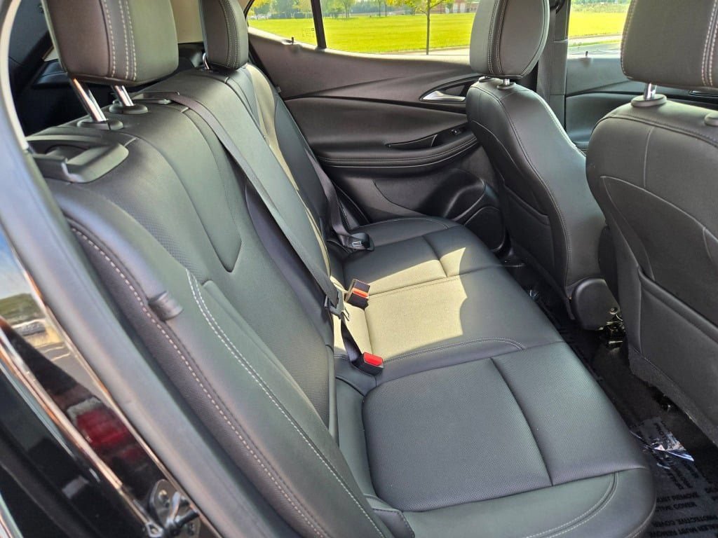 Used 2024 Buick Encore GX Sport Touring FWD image 8