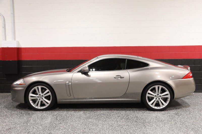 Used 2010 Jaguar XK Coupe RWD image 23