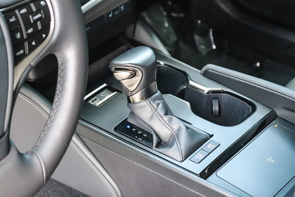 Used 2025 Lexus ES 300h w/ Premium Package FWD image 19