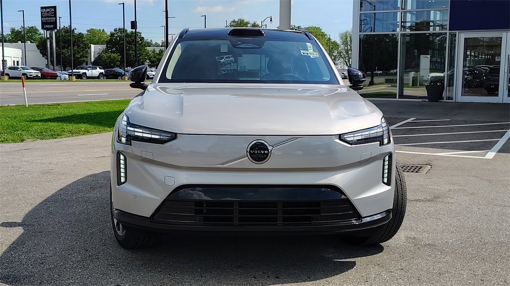 New 2025 Volvo EX90 Ultra image 38