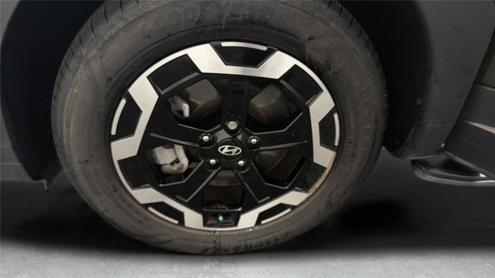 Certified 2025 Hyundai Santa Fe SEL FWD image 24