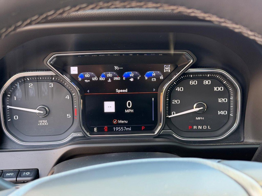 Used 2023 GMC Sierra 2500 Denali w/ Denali Ultimate Package image 21