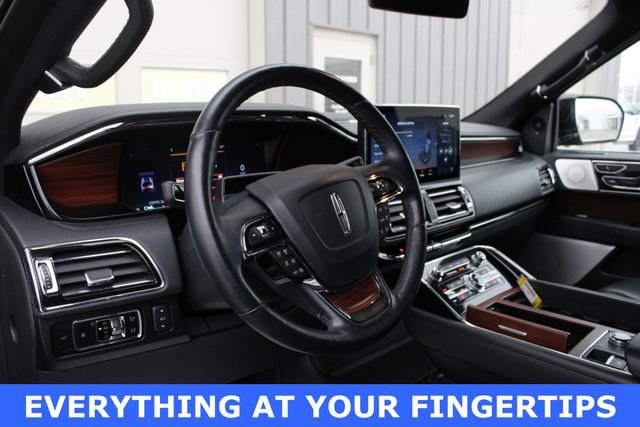 Used 2023 Lincoln Navigator L Reserve image 2