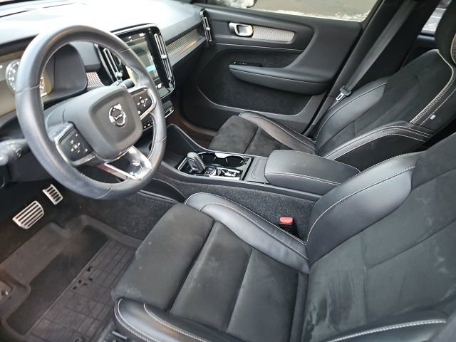 Used 2021 Volvo XC40 T5 R-Design w/ Advanced Package image 33