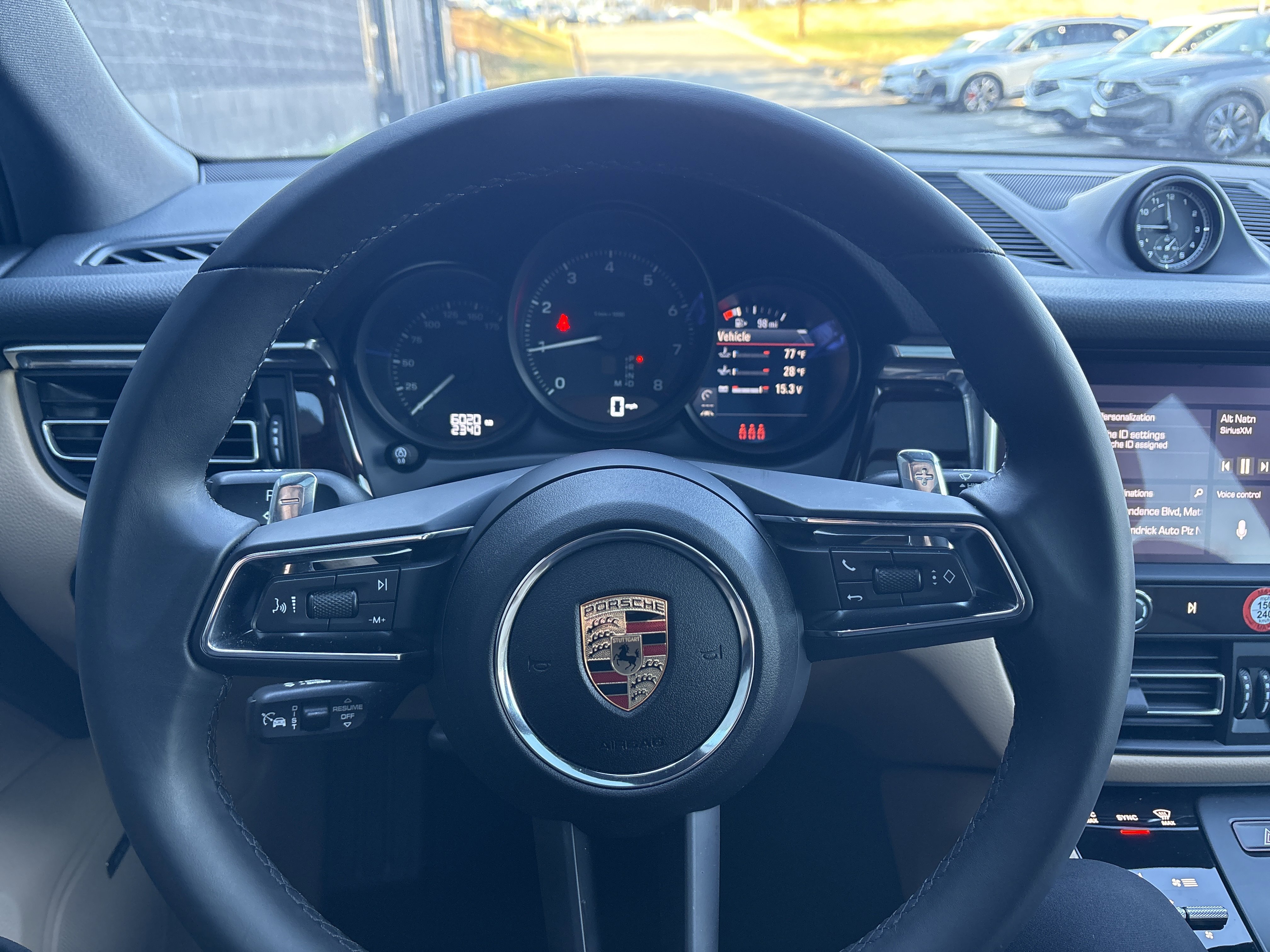 Certified 2025 Porsche Macan image 15