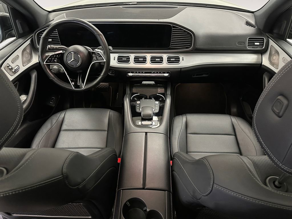 Used 2025 Mercedes-Benz GLS 450 4MATIC image 9