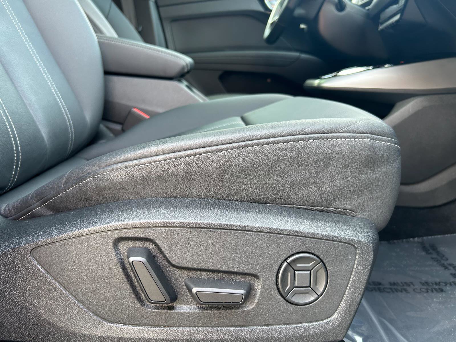 Certified 2023 Audi Q4 e-tron Premium Plus image 27