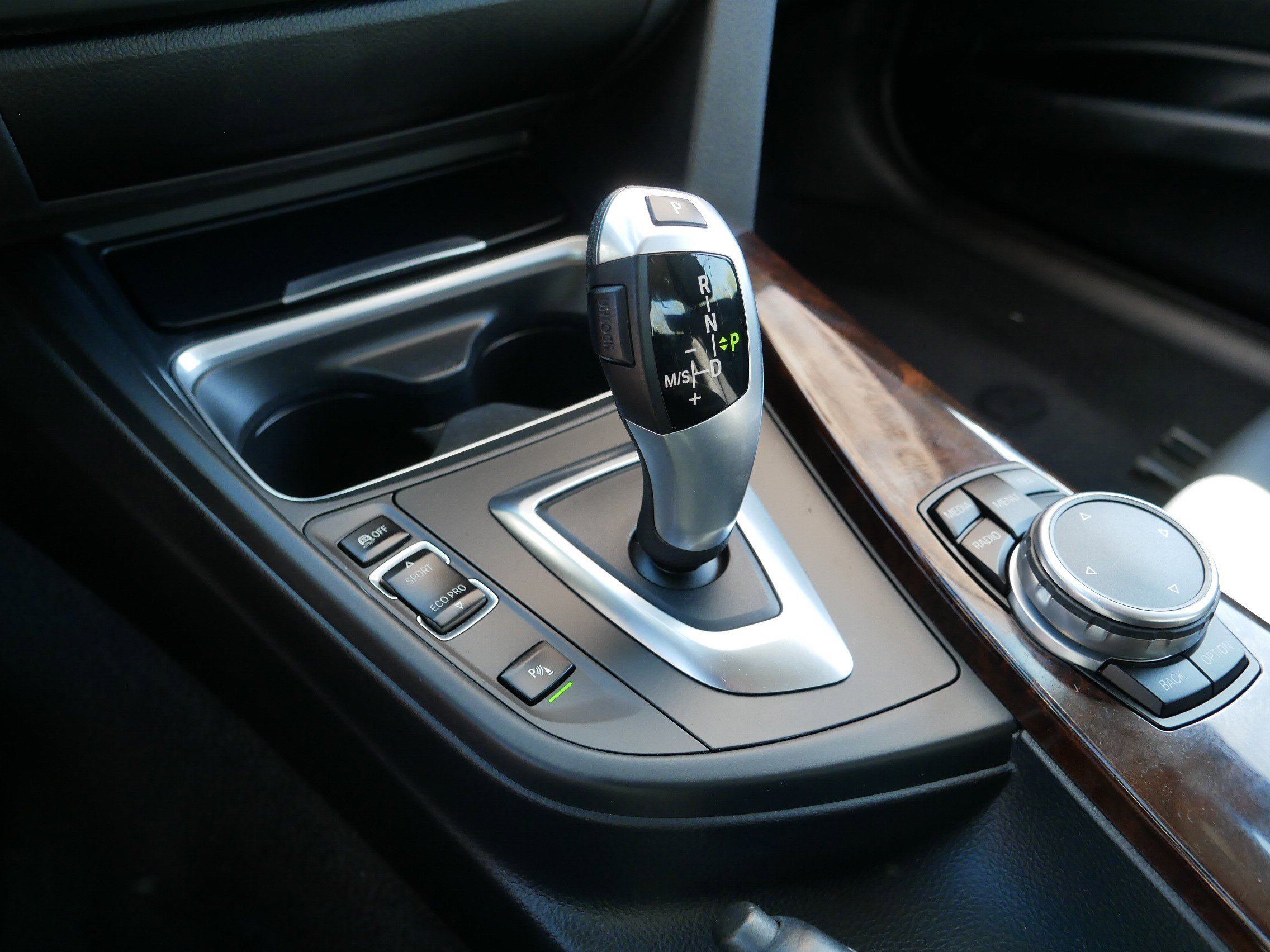 Used 2015 BMW 320i xDrive Sedan AWD/4WD image 24