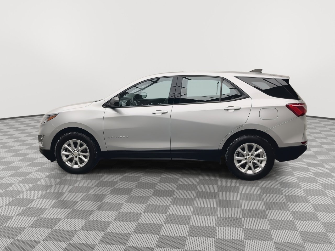 Used 2018 Chevrolet Equinox LS image 30