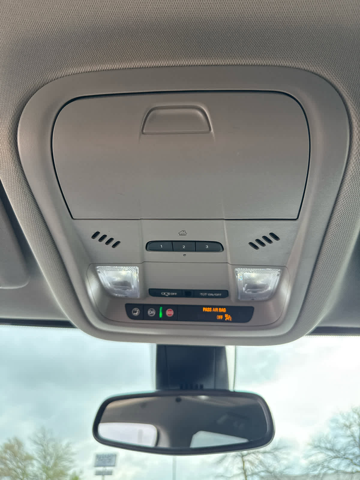 Used 2023 GMC Acadia SLT image 21