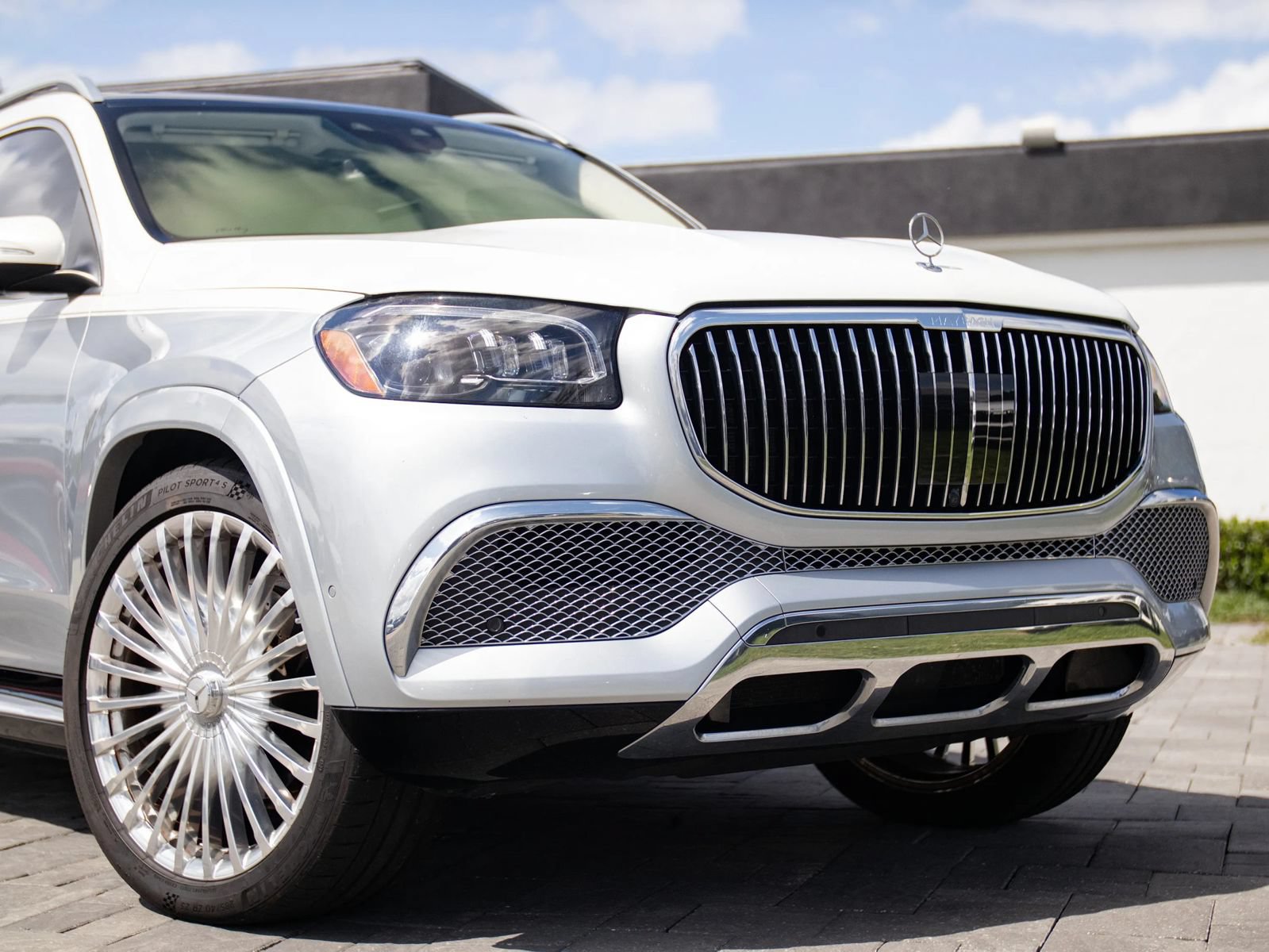 Used 2022 Mercedes-Benz Maybach GLS 600 4MATIC image 2