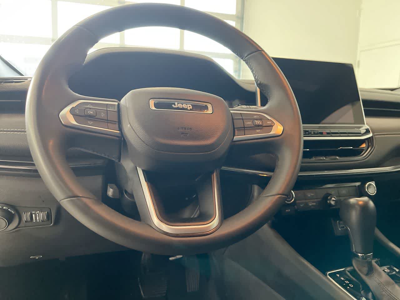 Used 2022 Jeep Compass Latitude AWD/4WD image 14