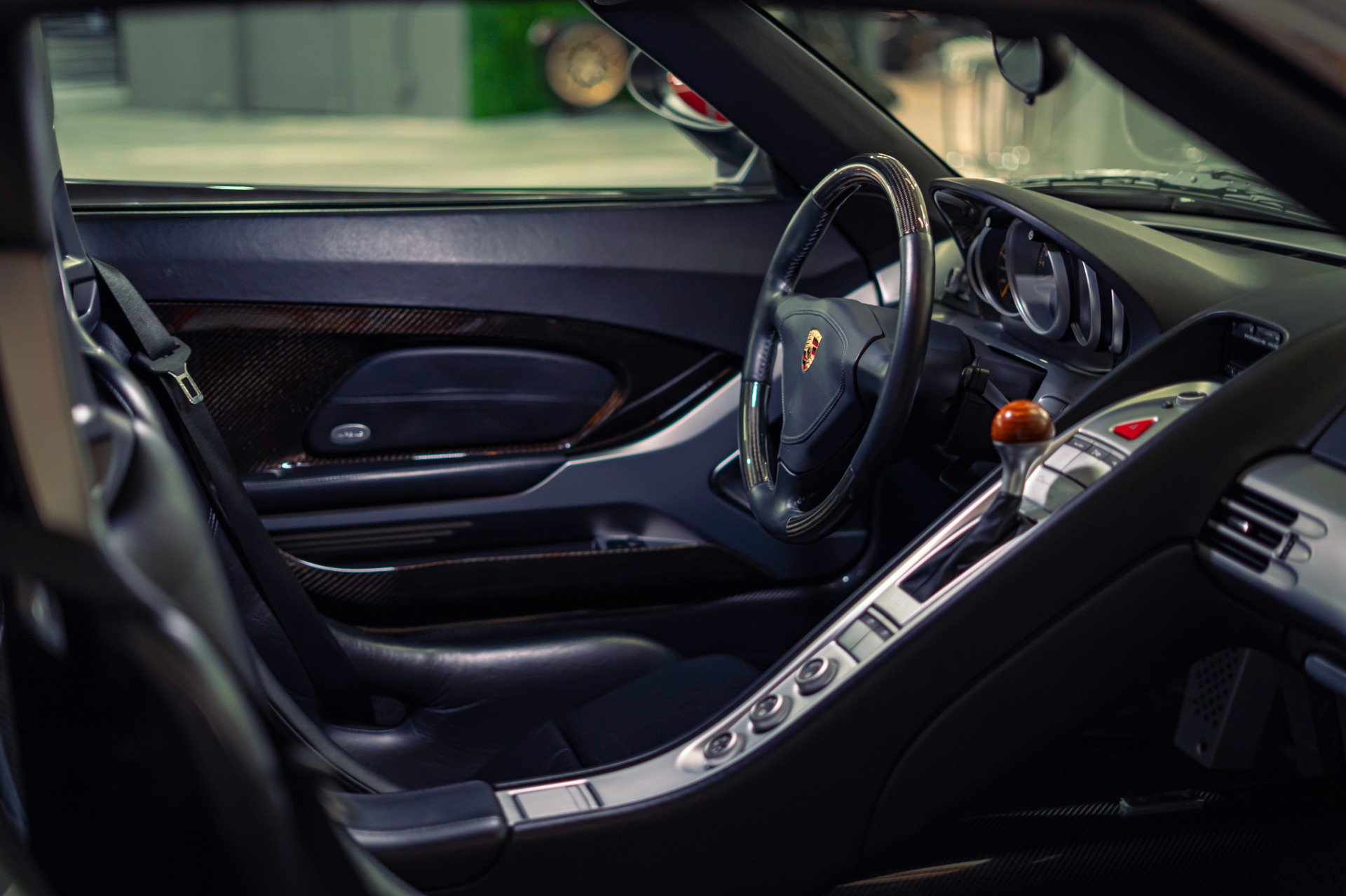 Used 2005 Porsche Carrera GT RWD video 2
