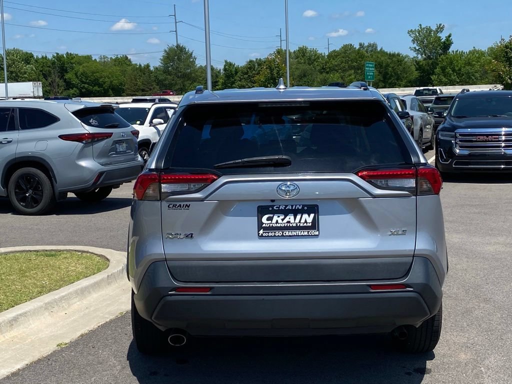Used 2021 Toyota RAV4 XLE FWD image 6