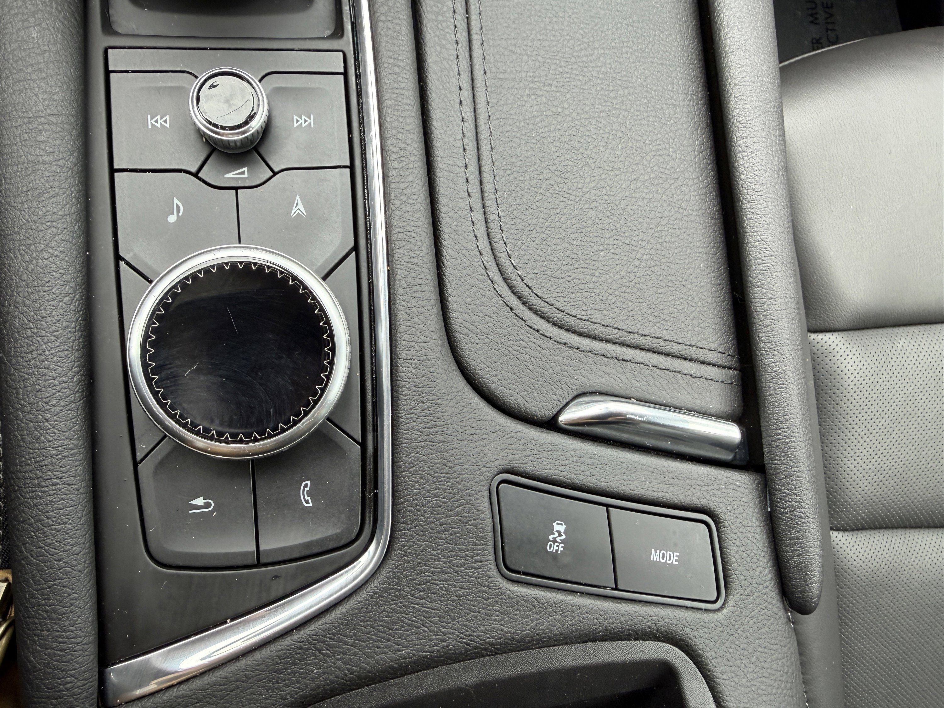 Used 2025 Cadillac XT5 Premium Luxury image 38