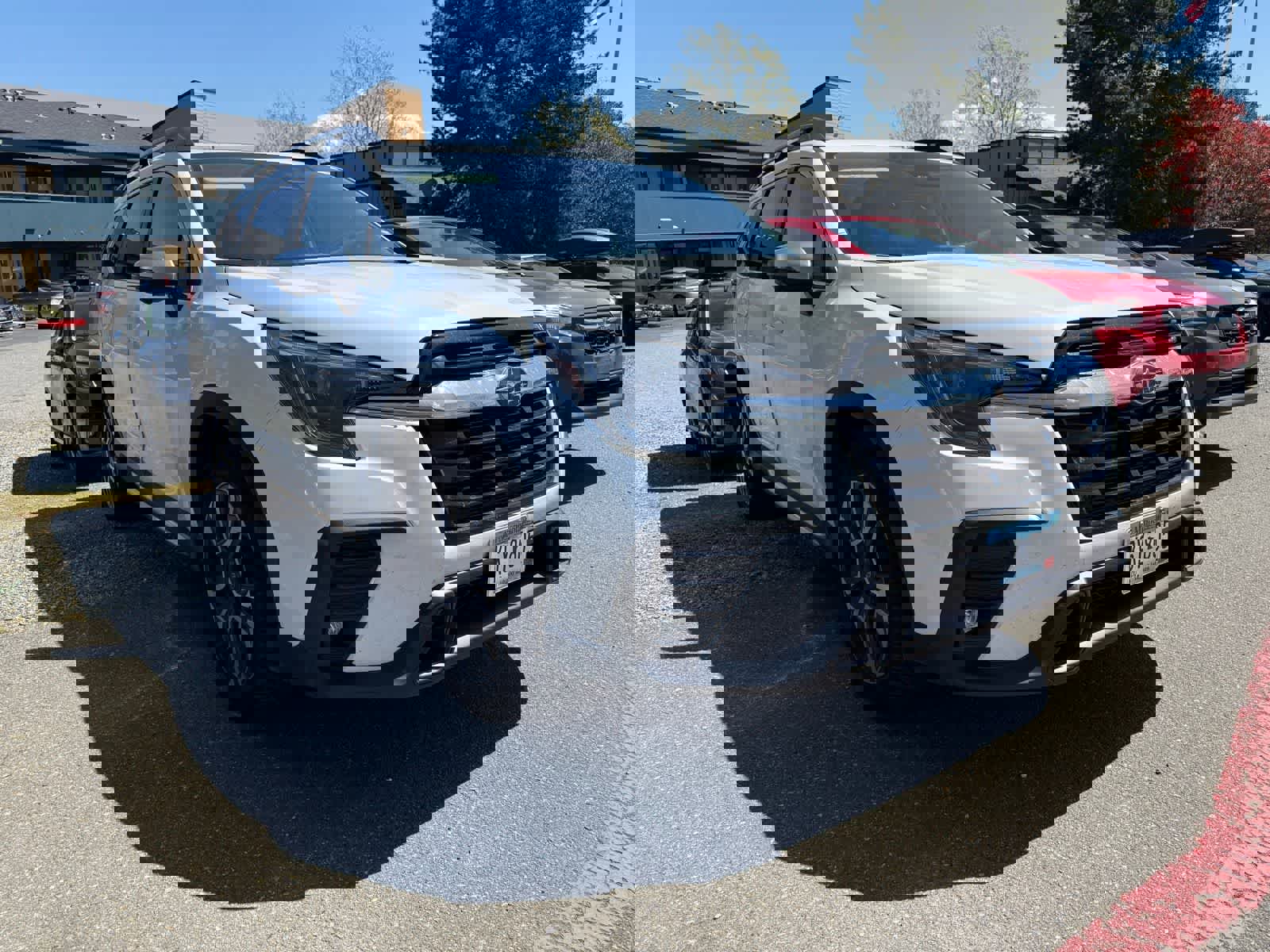 Used 2023 Subaru Ascent Limited w/ Technology Package AWD/4WD image 4