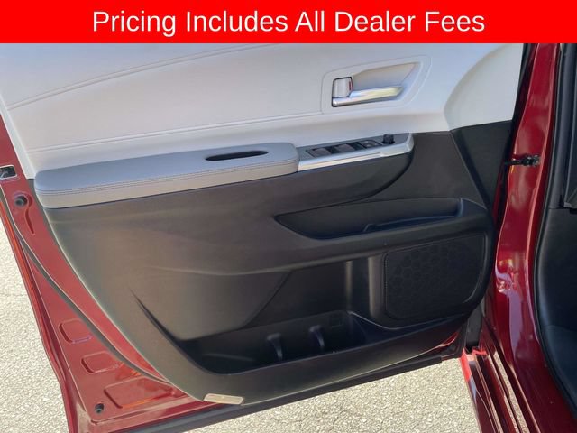 Used 2025 Toyota Sienna XLE FWD image 17